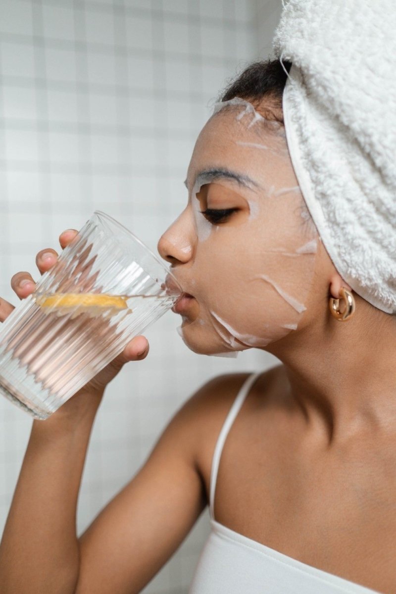 Drinking MORE water won’t hydrate your skin – Here’s 6 things that will!